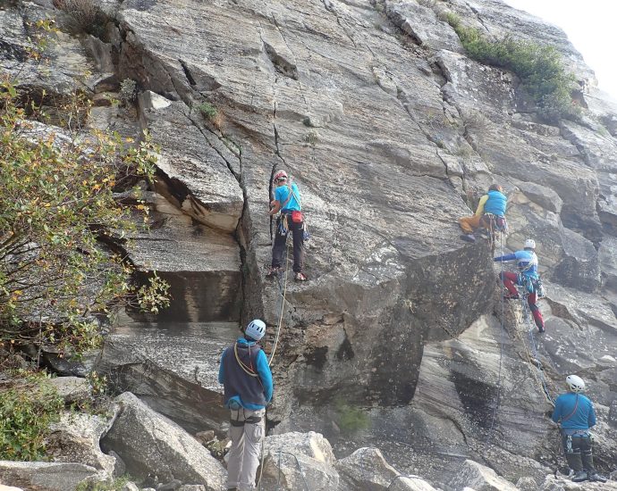 Σχολή Μέσου βραχου